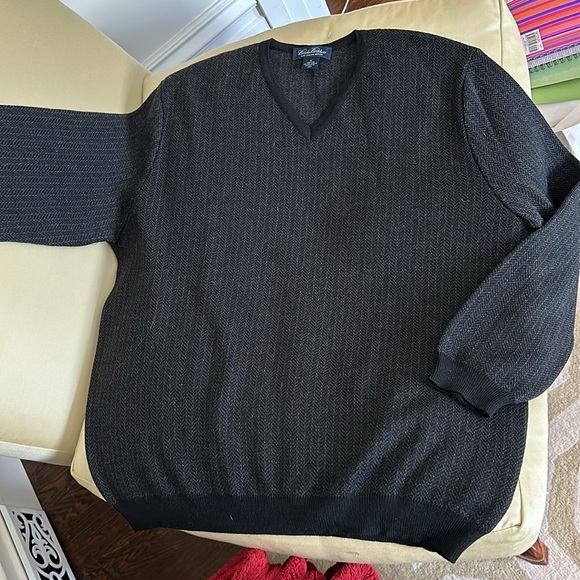 Brooks Brothers black / charcoal  Italian wool V-neck sweater - Picture 3 of 5